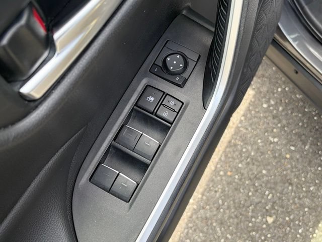 Used 2025 Toyota RAV4 XLE FWD image 13
