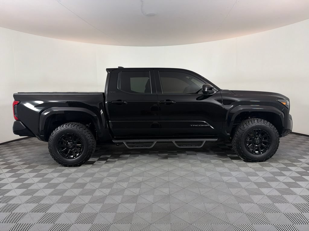 Used 2025 Toyota Tacoma SR5 AWD/4WD image 2