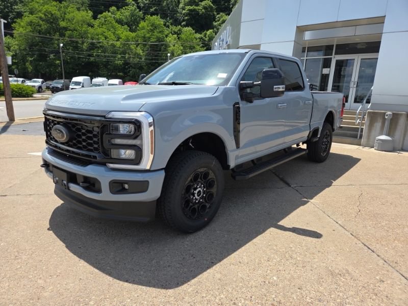 New 2026 Ford F250 Lariat w/ Black Appearance Package AWD/4WD image 3