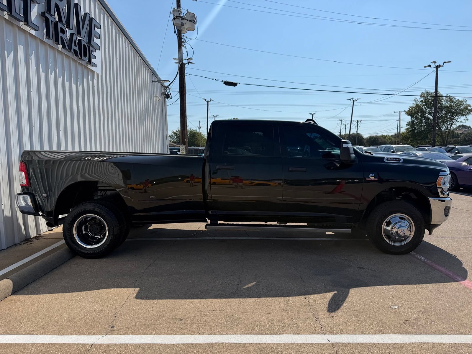 Used 2024 RAM 3500 Tradesman w/ Chrome Appearance Group AWD/4WD image 8