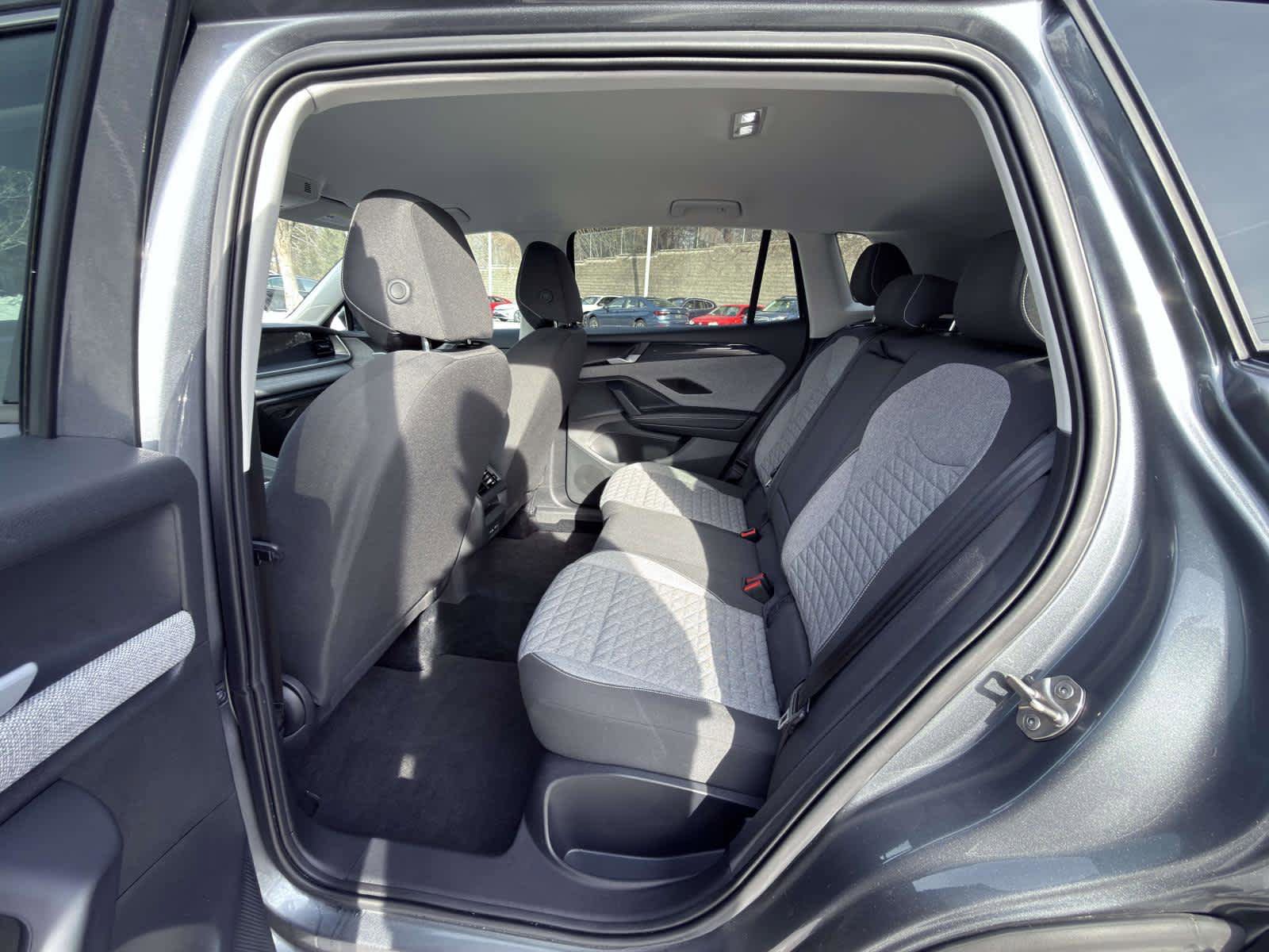 Used 2025 Volkswagen Tiguan S image 13