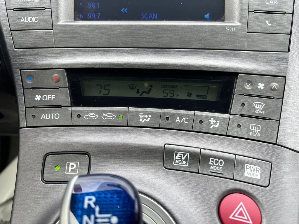 Used 2015 Toyota Prius Two image 25