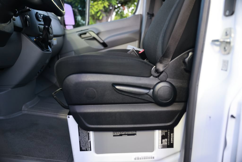 Used 2018 Mercedes-Benz Sprinter 3500 image 18