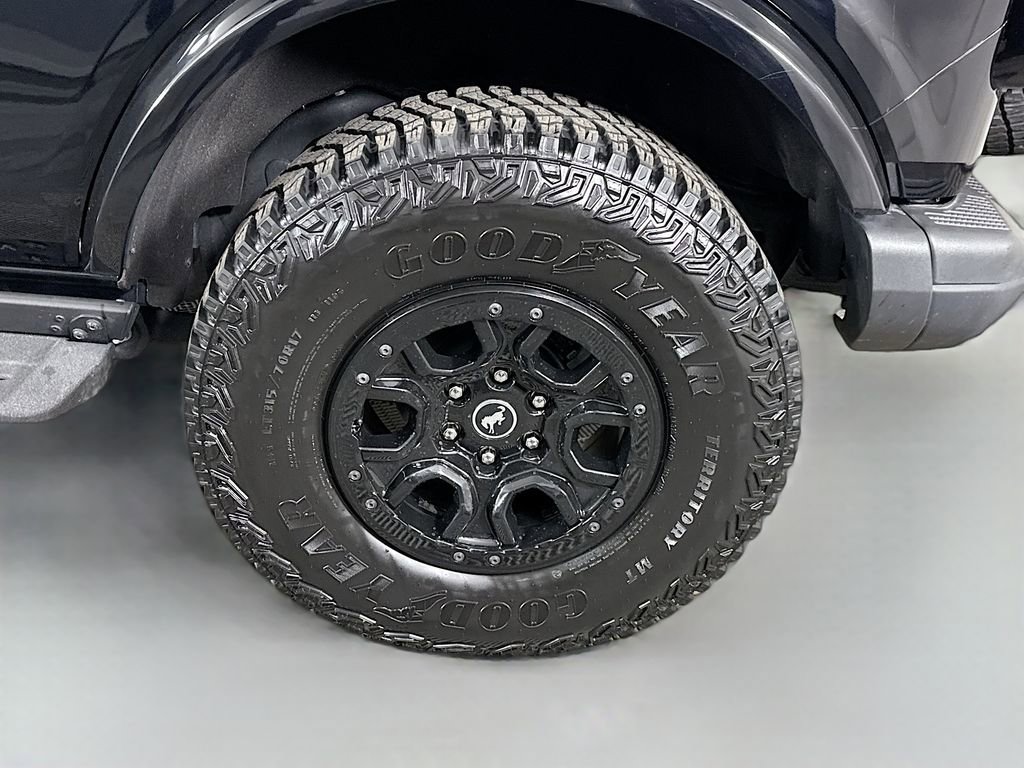Used 2025 Ford Bronco Badlands image 35