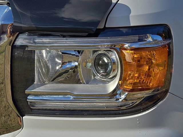 Used 2017 GMC Canyon SLT w/ Driver Alert Package image 10