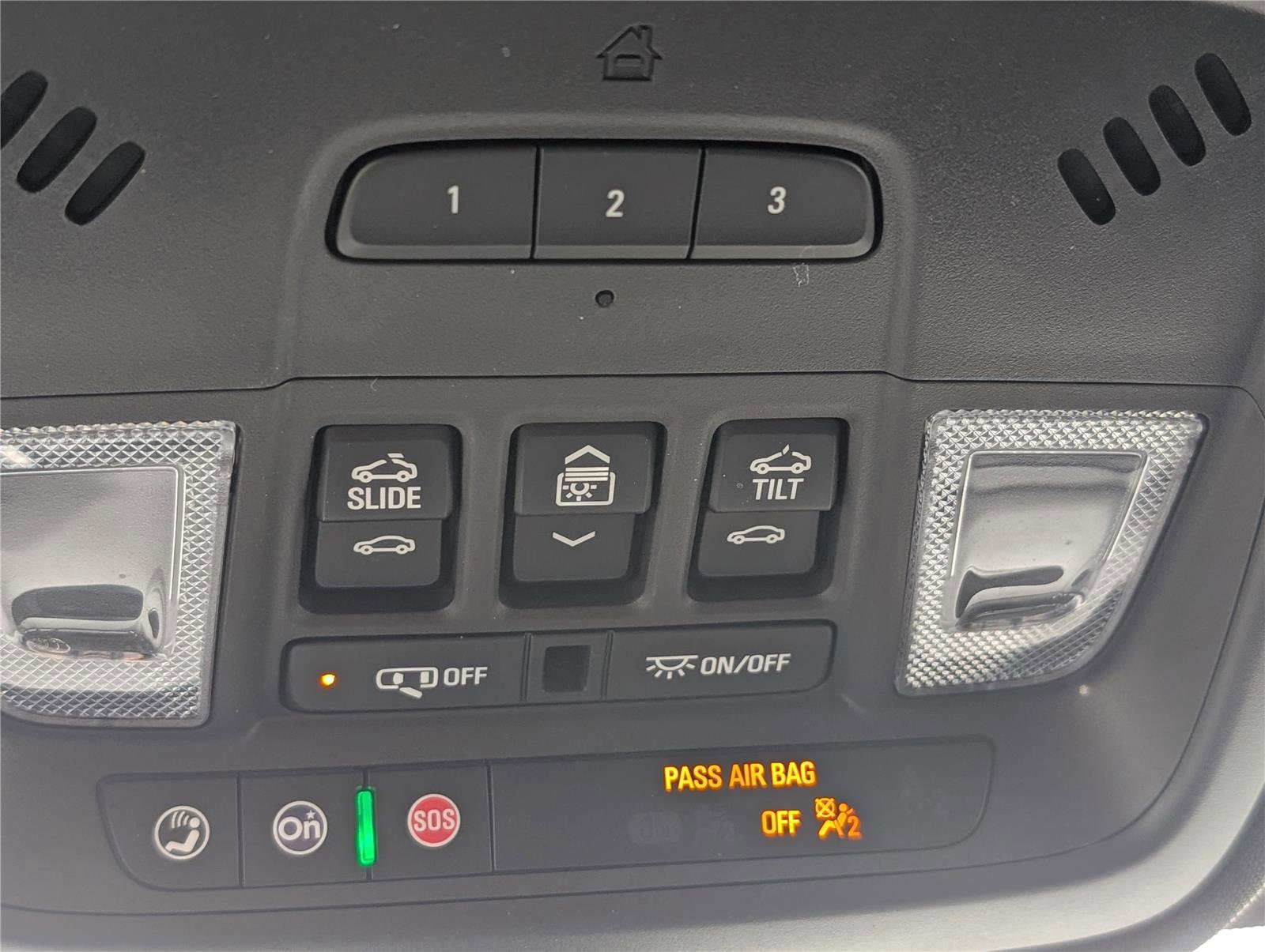 Used 2023 Chevrolet Traverse LT w/ LT Premium Package AWD/4WD image 36