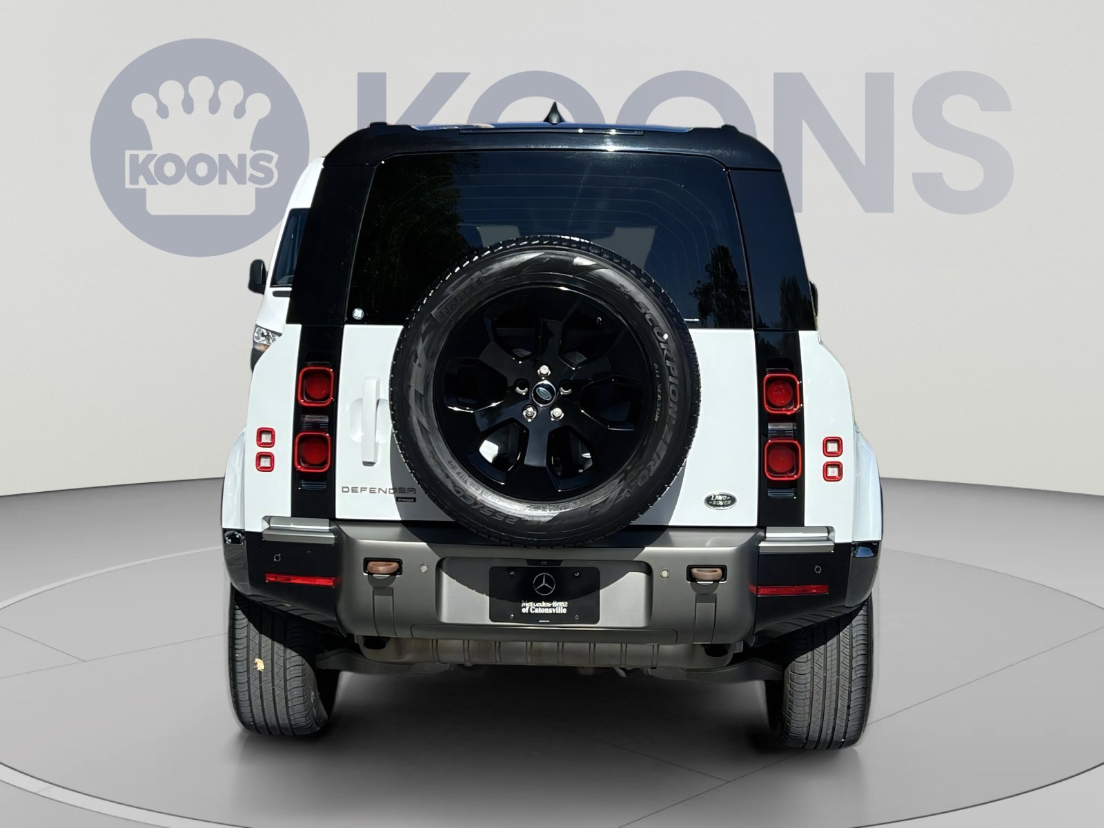 Used 2022 Land Rover Defender 110 X-Dynamic SE AWD/4WD image 10