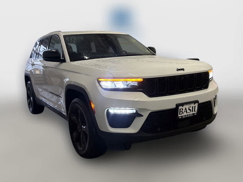 Used 2023 Jeep Grand Cherokee Limited w/ Luxury Tech Group II AWD/4WD image 23