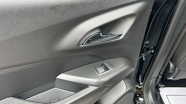 New 2026 Chevrolet Trax LT image 30