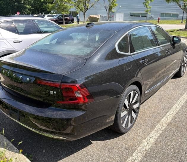 Used 2025 Volvo S90 T8 Plus AWD/4WD image 3