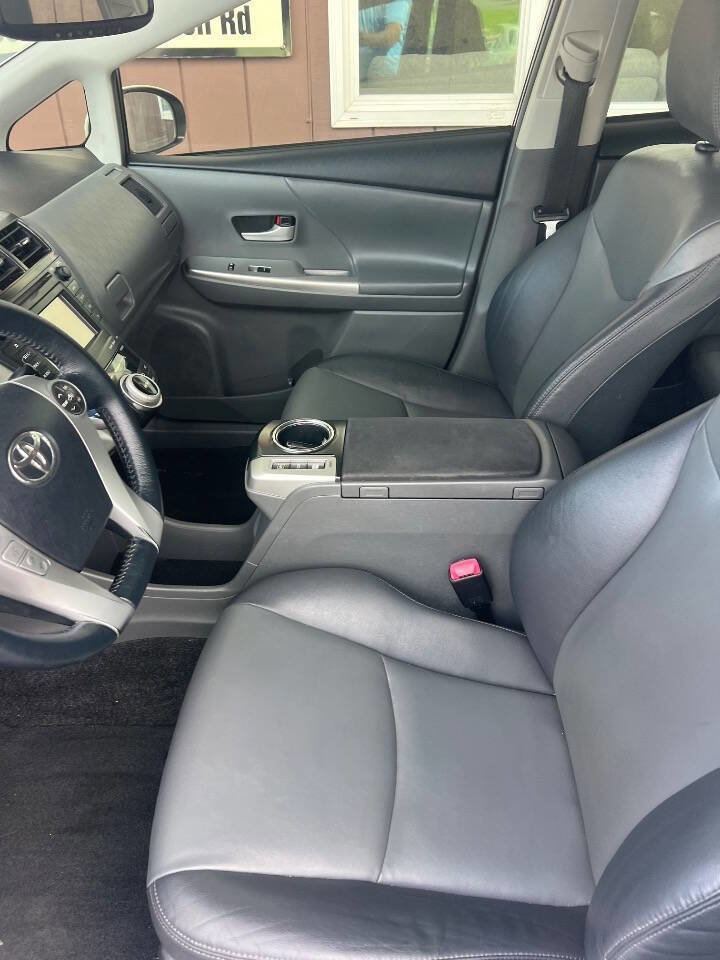Used 2013 Toyota Prius V Five image 7