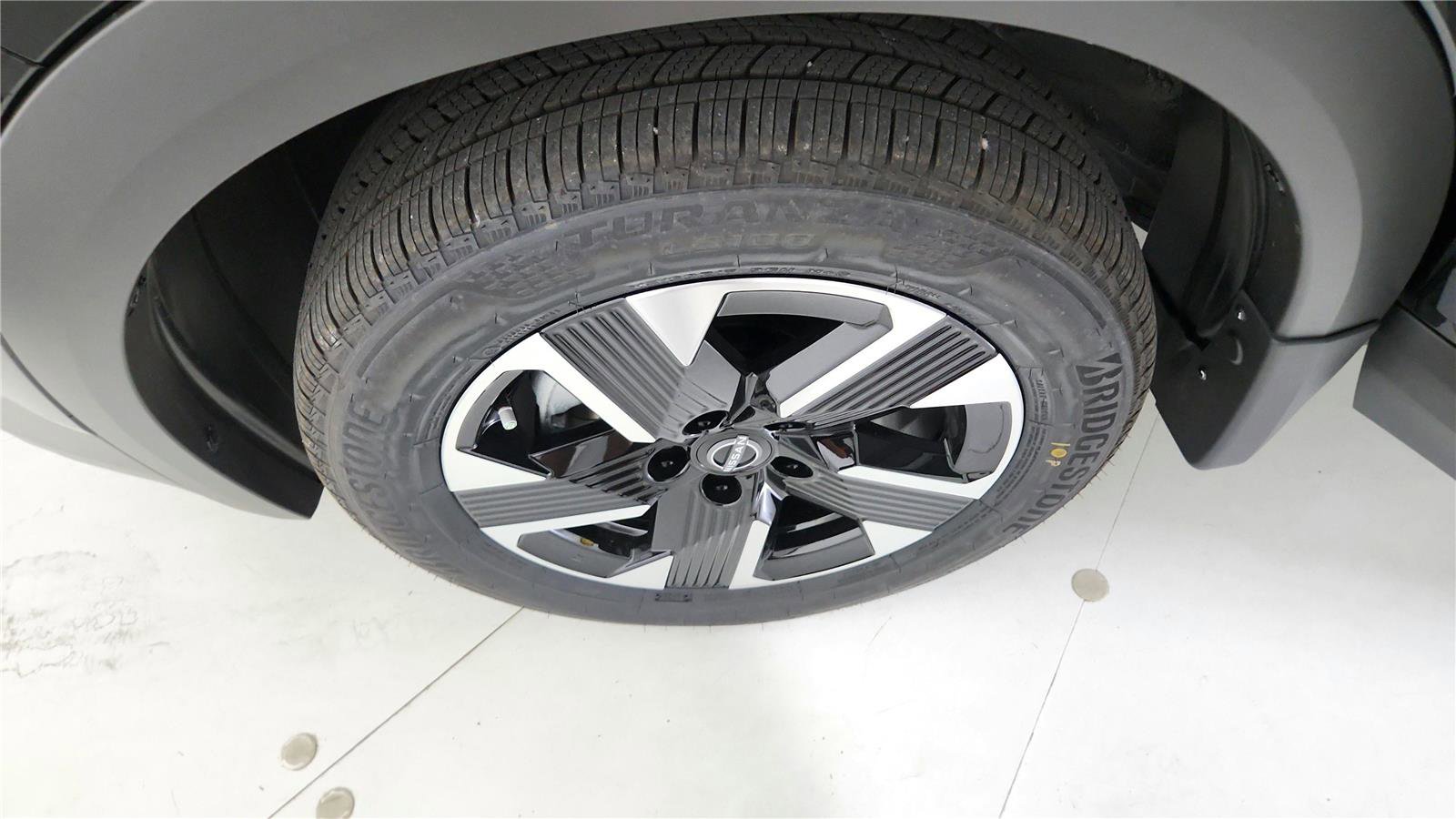 New 2026 Nissan Kicks SV w/ Cold Weather Package AWD/4WD image 26