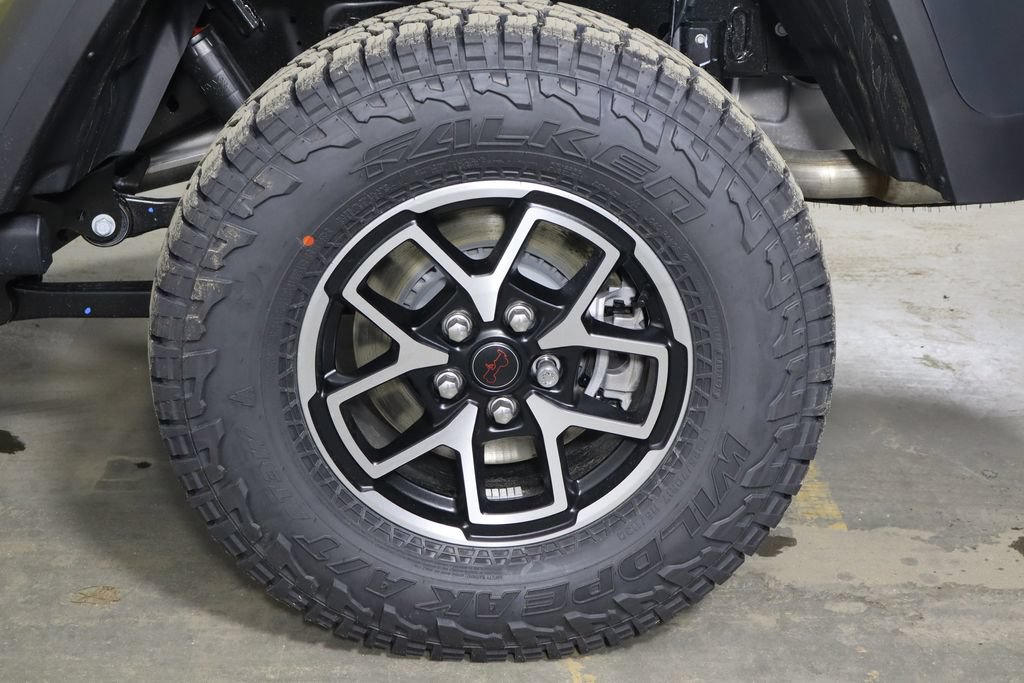 New 2026 Jeep Gladiator Rubicon w/ Steel Power Dome Hood Package AWD/4WD image 37