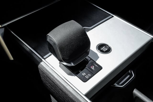 New 2026 Land Rover Range Rover SE AWD/4WD image 33