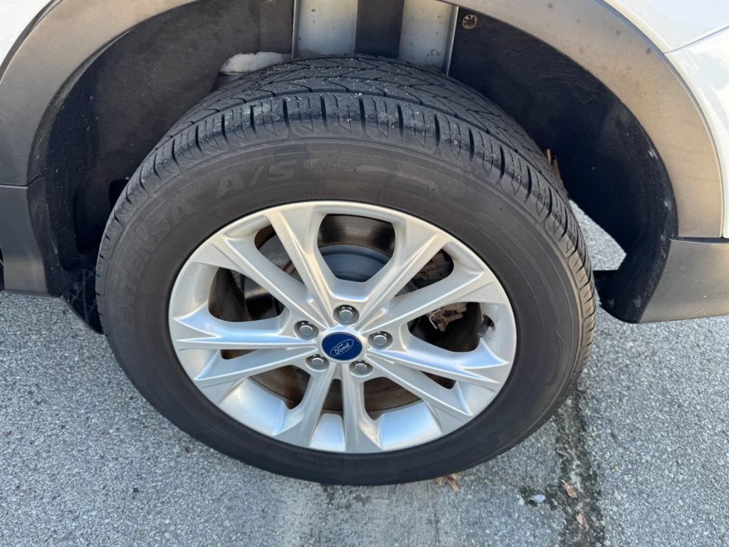 Used 2017 Ford Escape SE w/ Equipment Group 201A FWD image 7