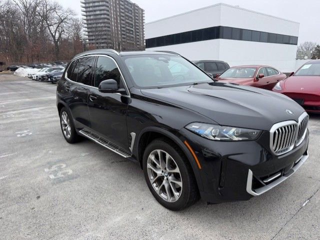 Certified 2024 BMW X5 xDrive40i w/ Premium Package image 2