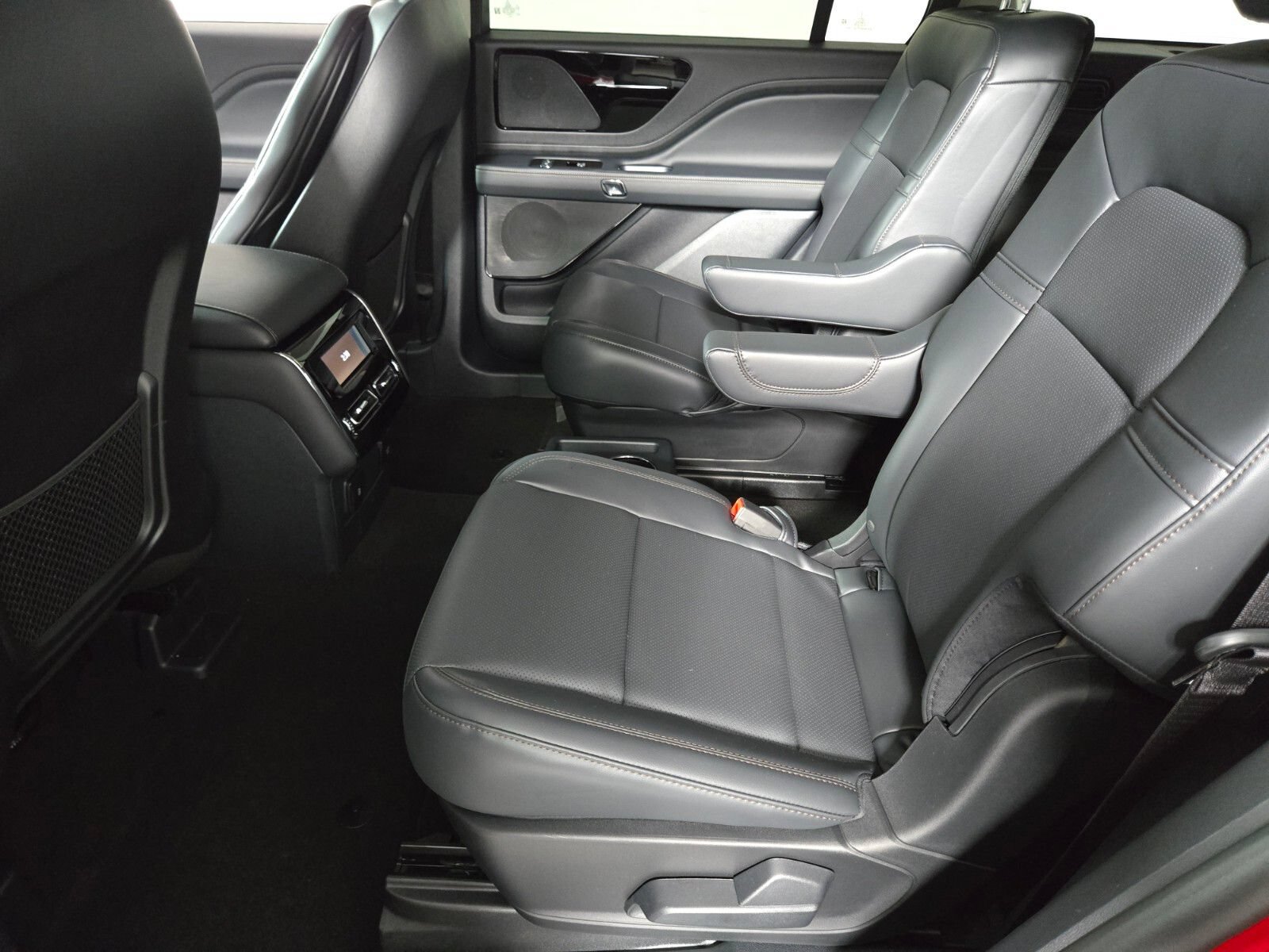 New 2026 Lincoln Aviator 2WD image 14