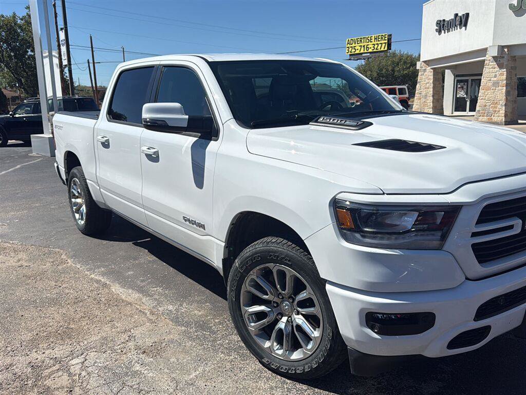 Used 2023 RAM 1500 Laramie AWD/4WD image 2