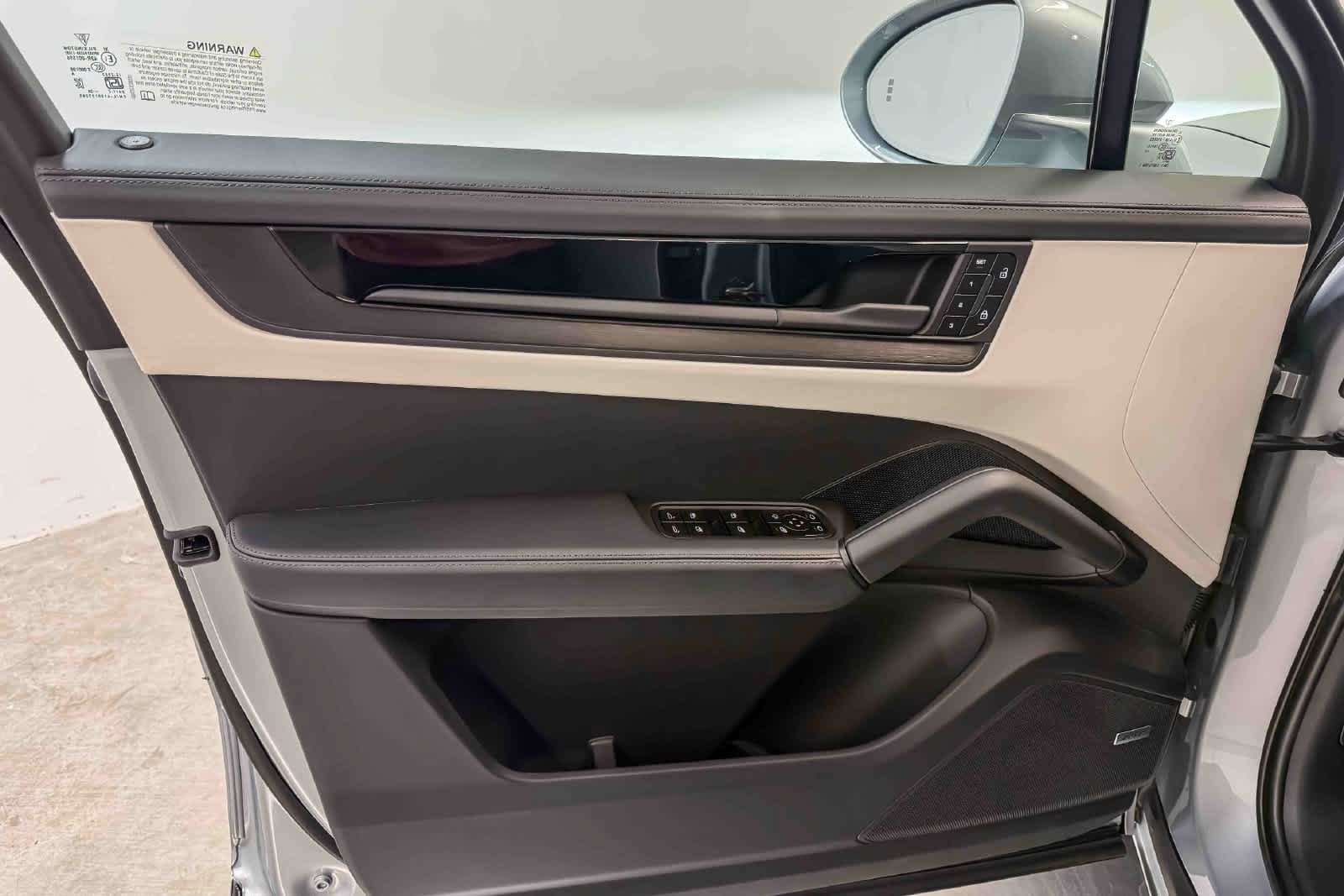 New 2026 Porsche Cayenne GTS AWD/4WD image 26