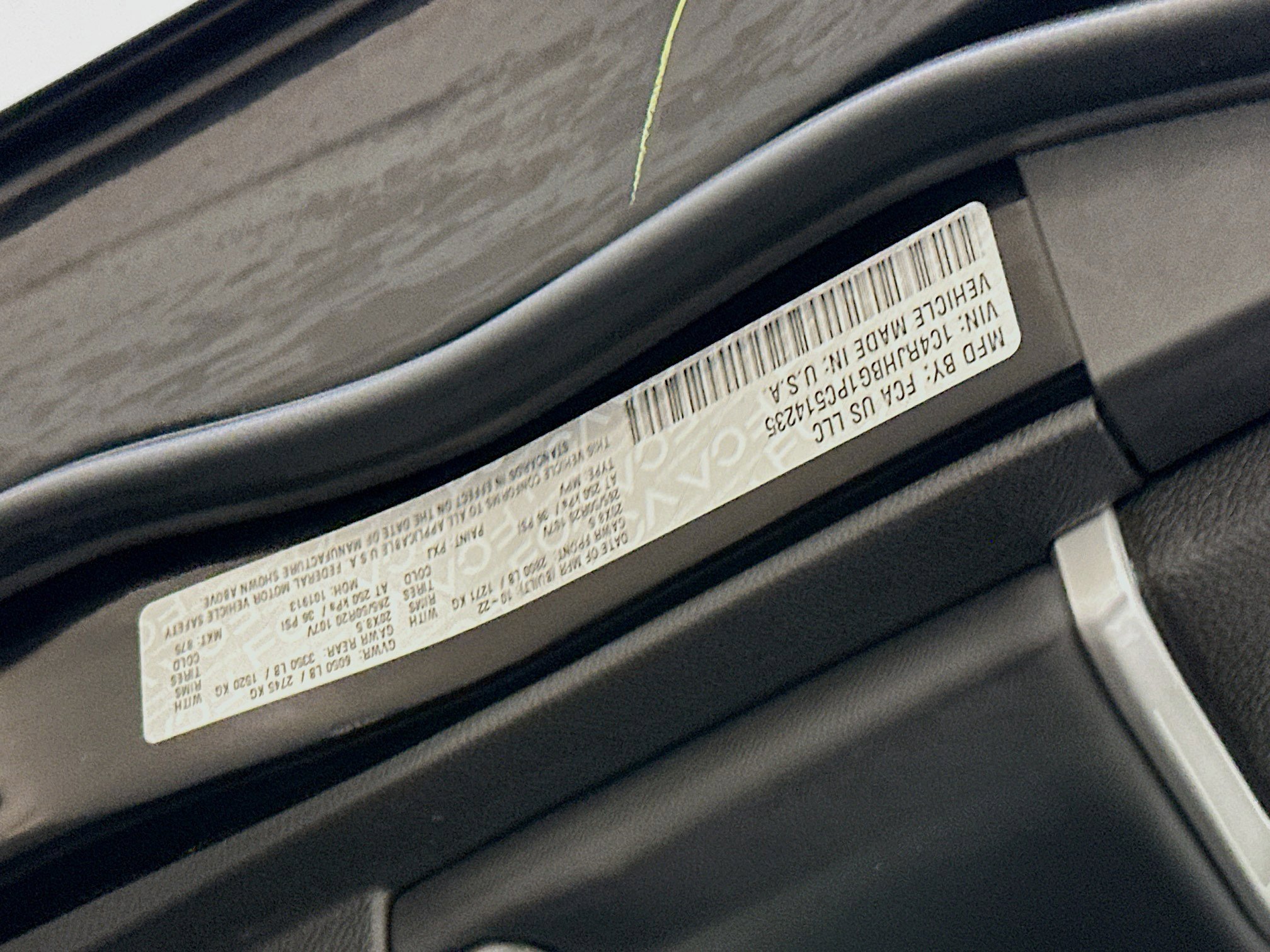 Used 2023 Jeep Grand Cherokee Limited w/ Black Appearance Package image 12