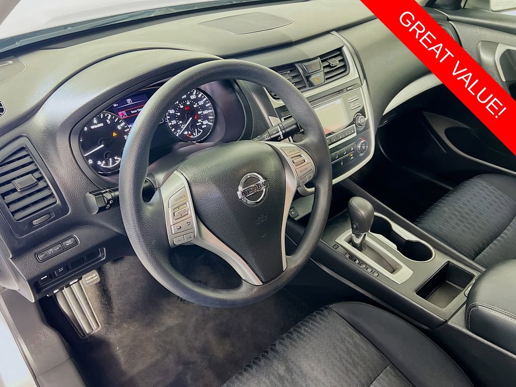 Used 2017 Nissan Altima 2.5 S w/ Power Driver Seat Package FWD image 9