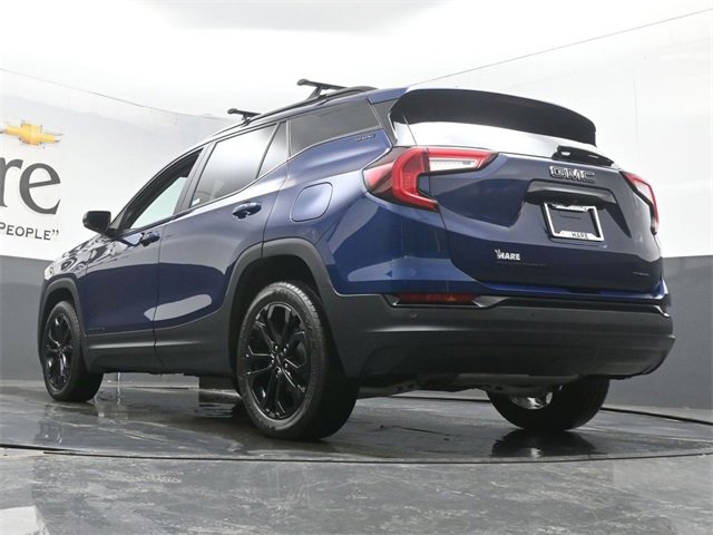 Used 2022 GMC Terrain SLE w/ Driver Convenience Package image 5