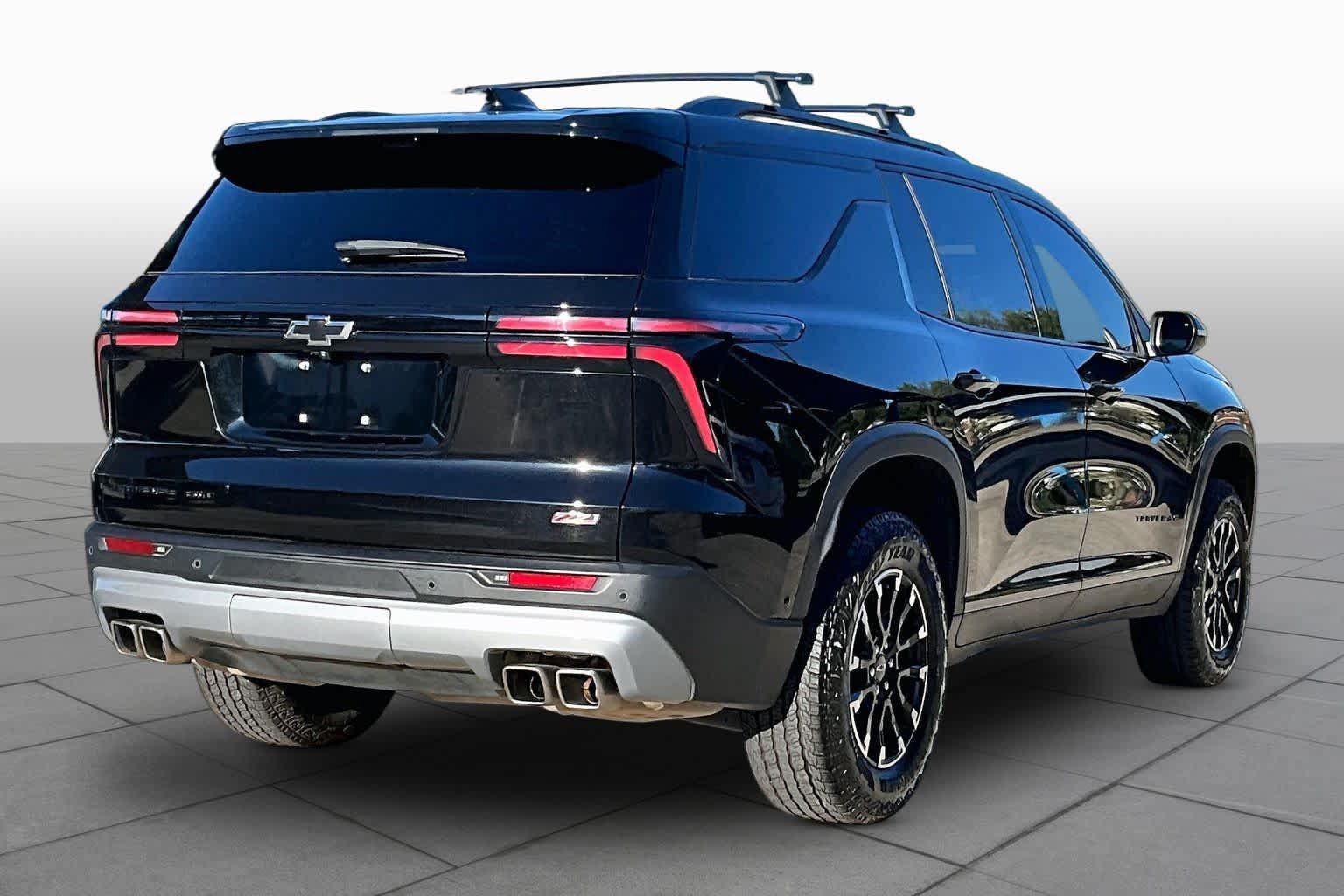 Used 2024 Chevrolet Traverse Z71 w/ Enhanced Driving Package AWD/4WD image 13