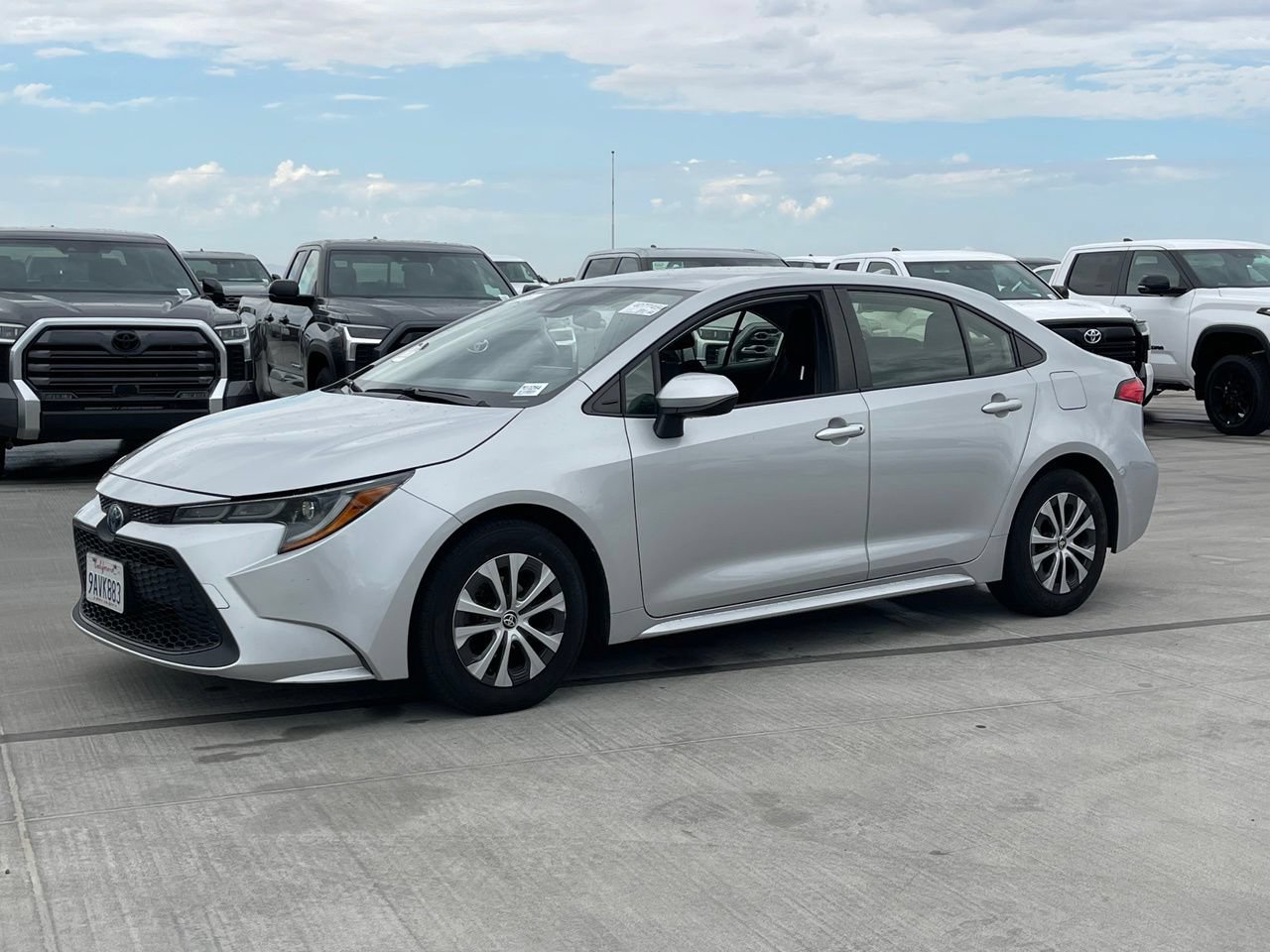 Used 2022 Toyota Corolla LE FWD image 3