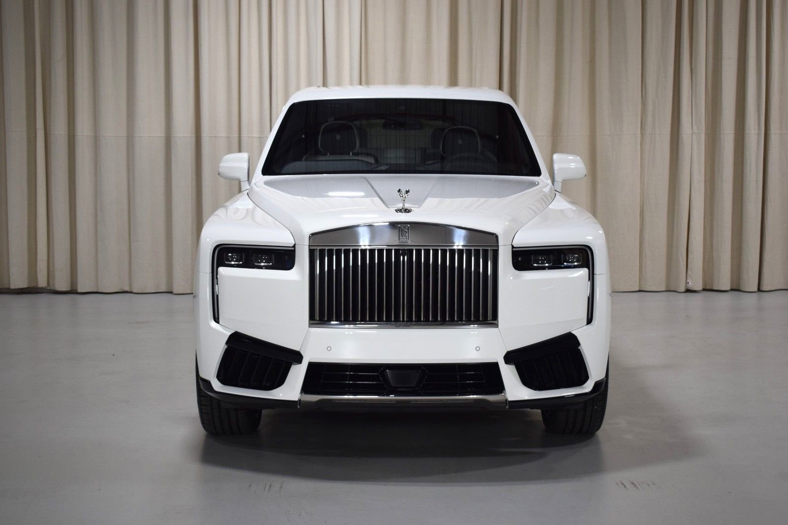 New 2026 Rolls-Royce Cullinan AWD/4WD image 8