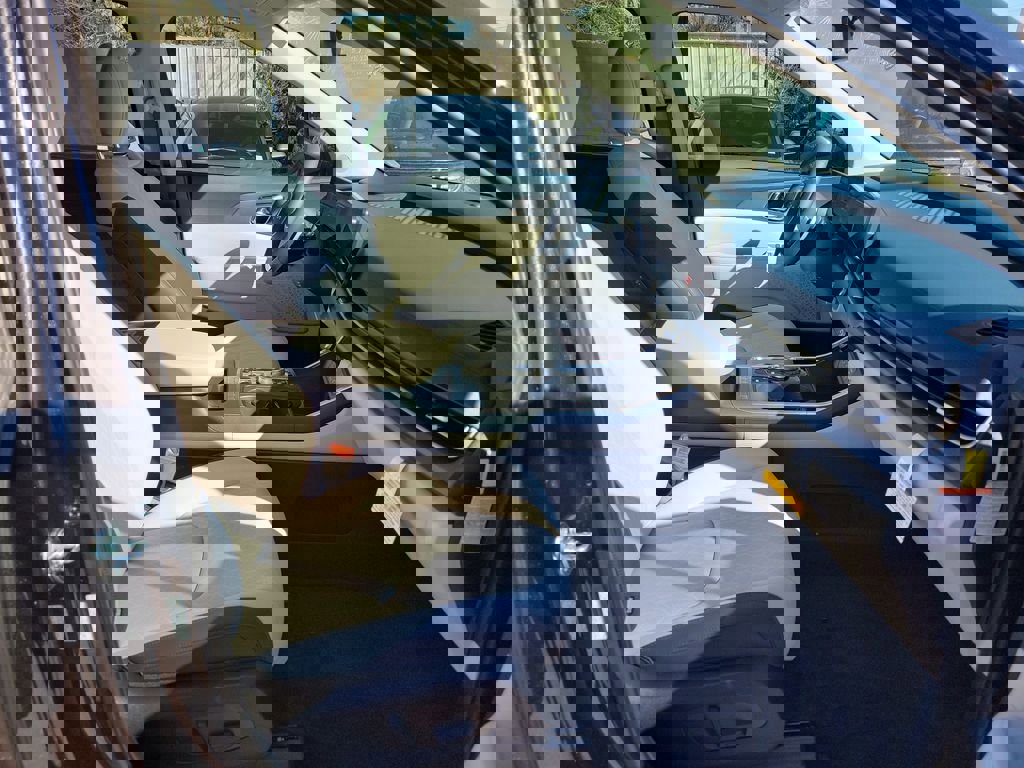 New 2026 Kia Carnival EX FWD image 7