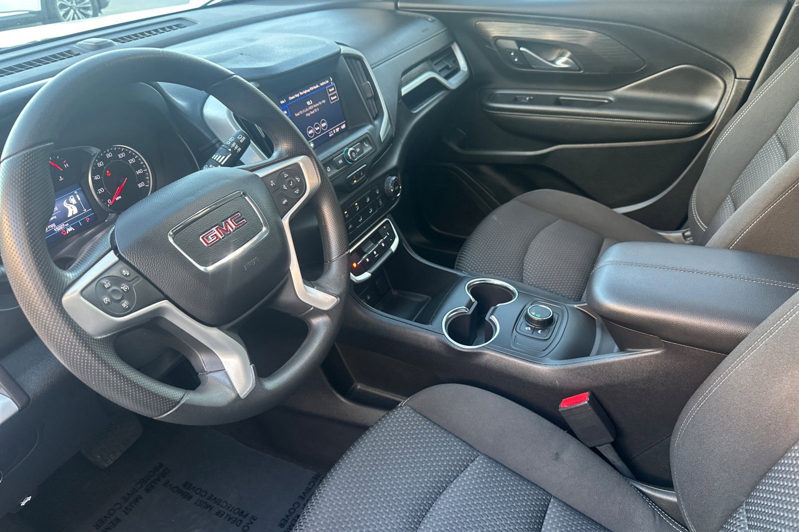 Used 2024 GMC Terrain SLE w/ Elevation Edition image 10