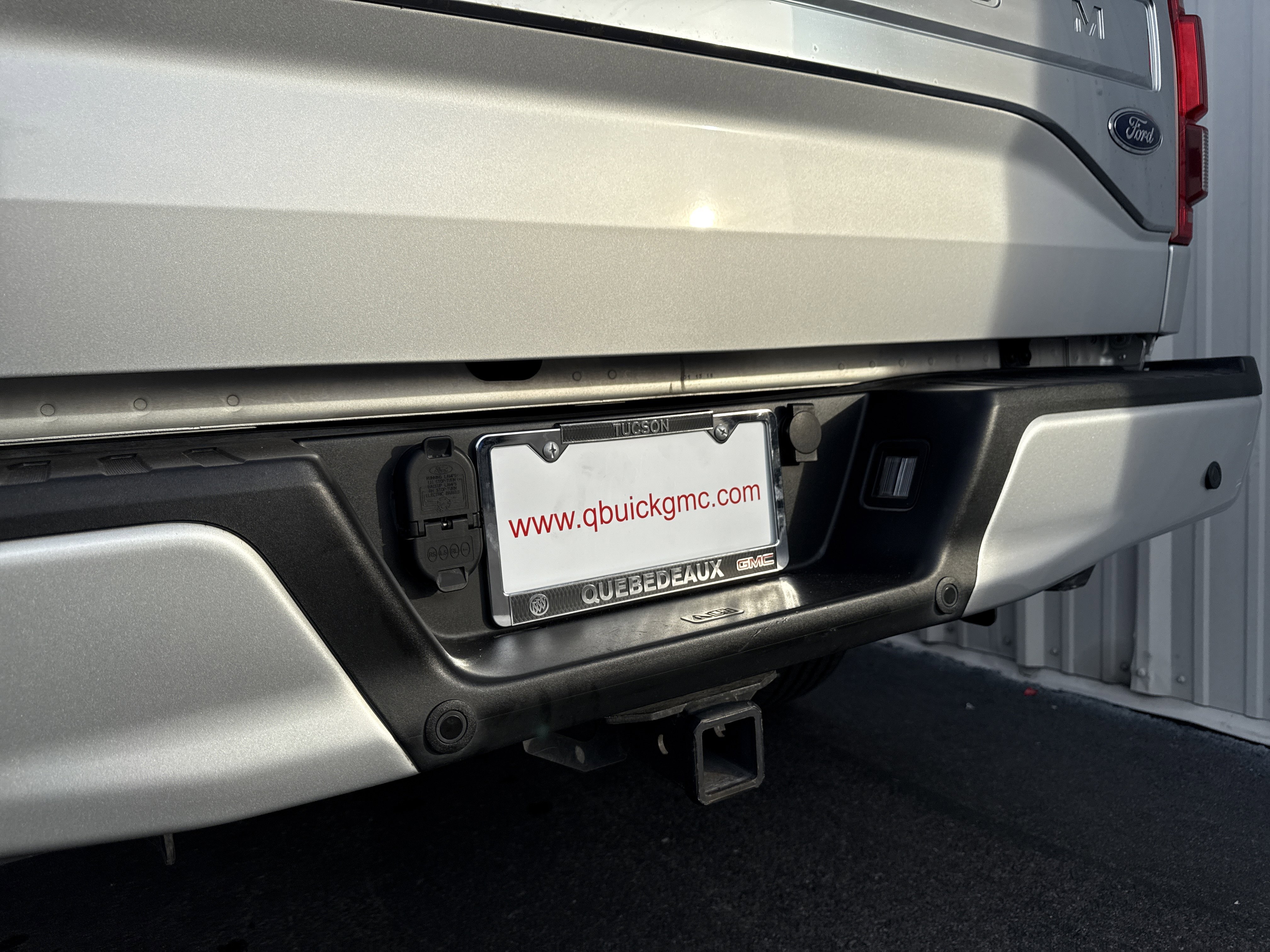 Used 2016 Ford F150 Platinum w/ Equipment Group 701A Luxury image 10