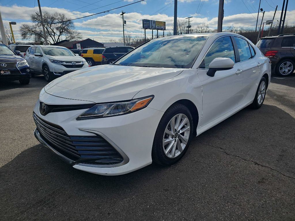 Used 2021 Toyota Camry LE FWD image 2