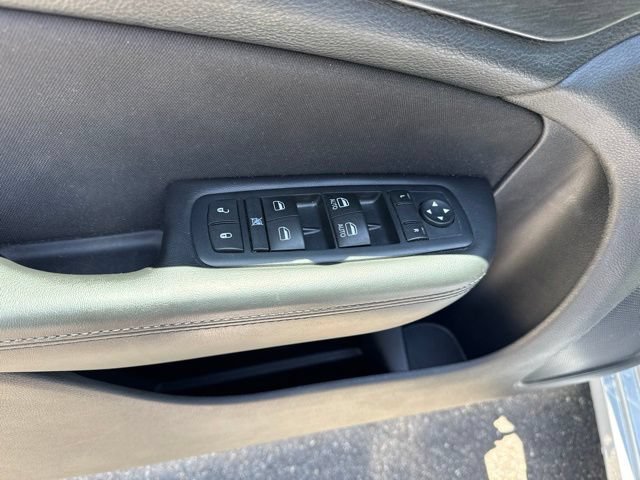 Used 2015 Chrysler 200 Limited FWD image 8