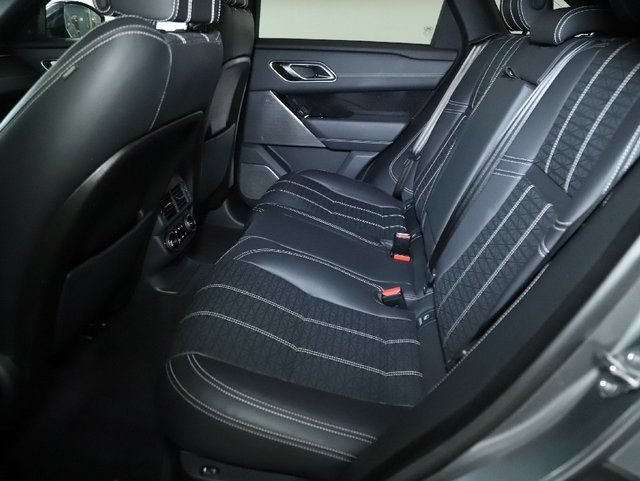 Used 2019 Land Rover Range Rover Velar R-Dynamic SE AWD/4WD image 29