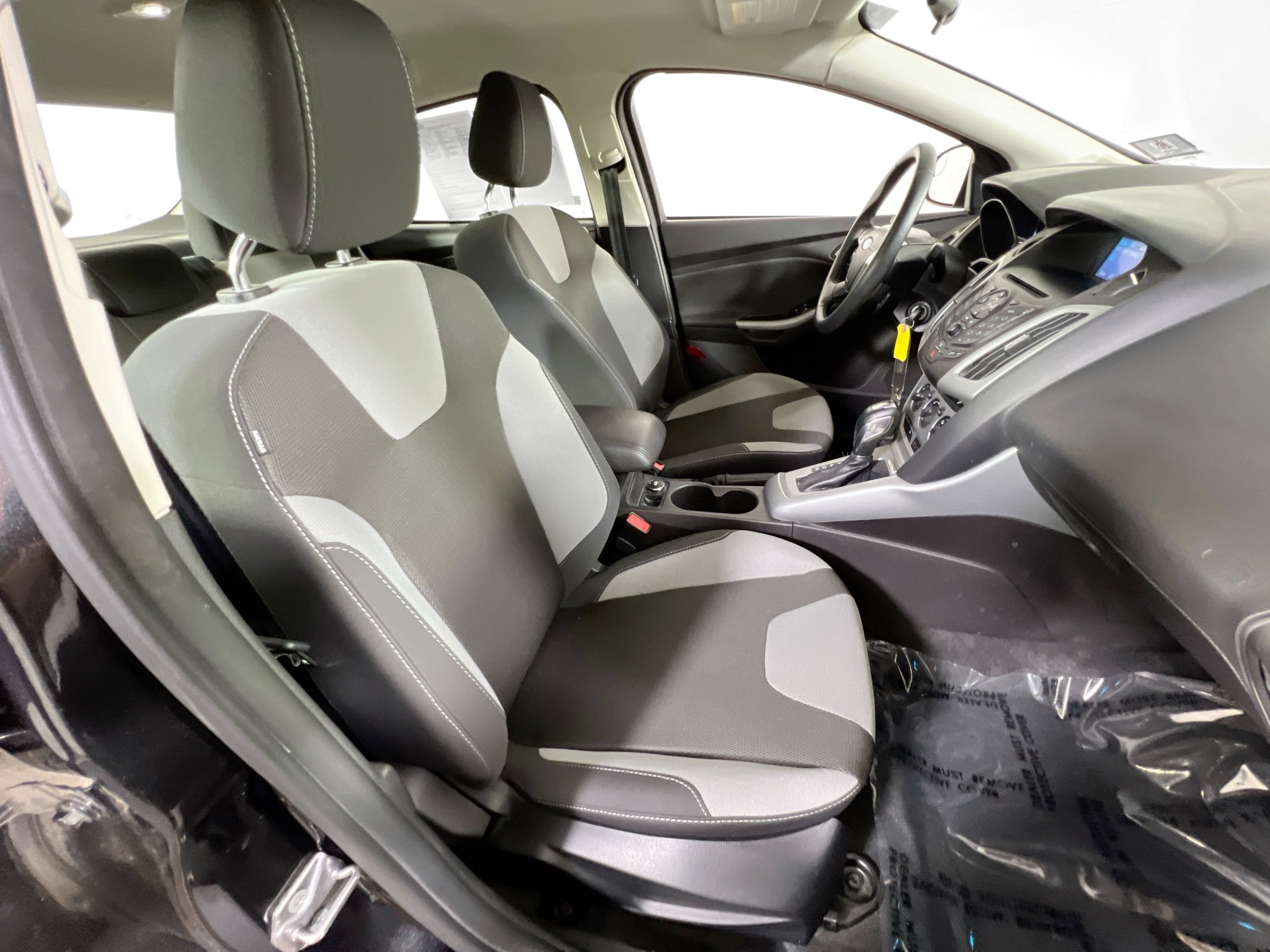 Used 2012 Ford Focus SE FWD image 24