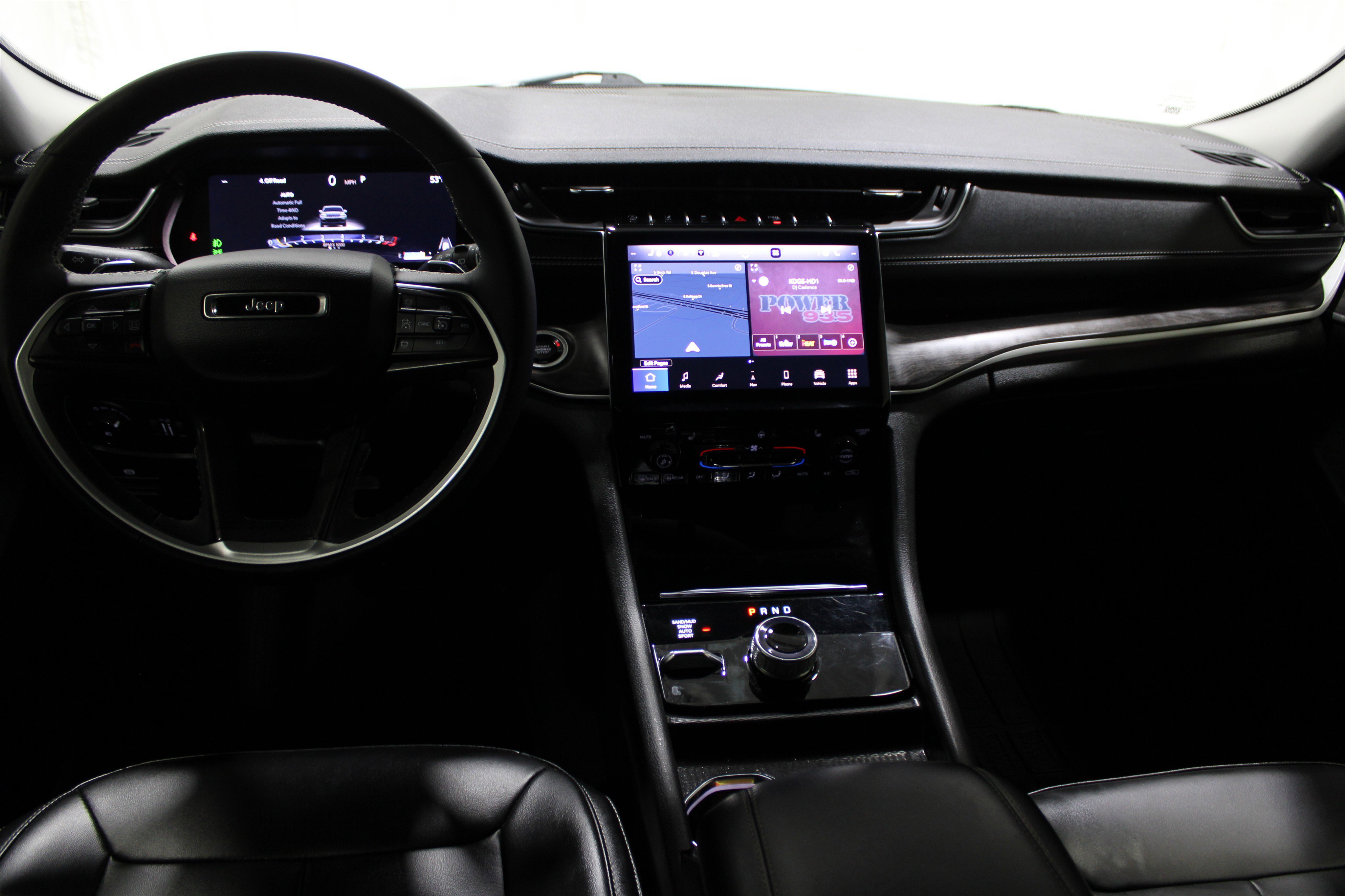 Used 2024 Jeep Grand Cherokee L Limited w/ Black Appearance Package image 2