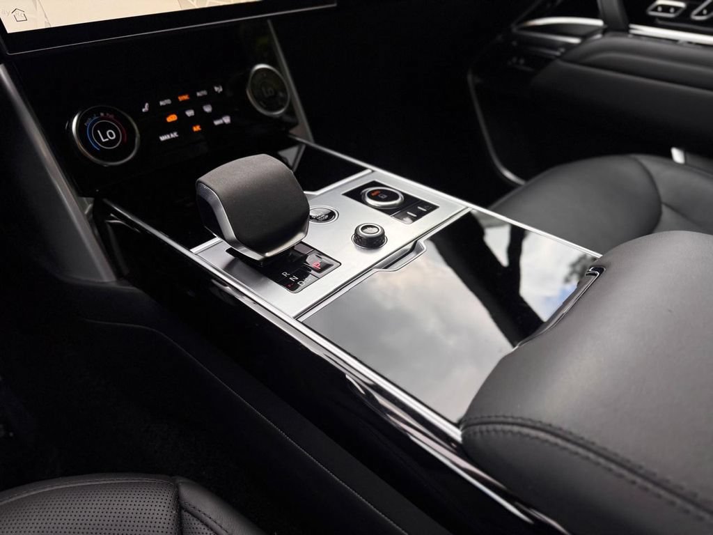 Used 2023 Land Rover Range Rover SE AWD/4WD image 19