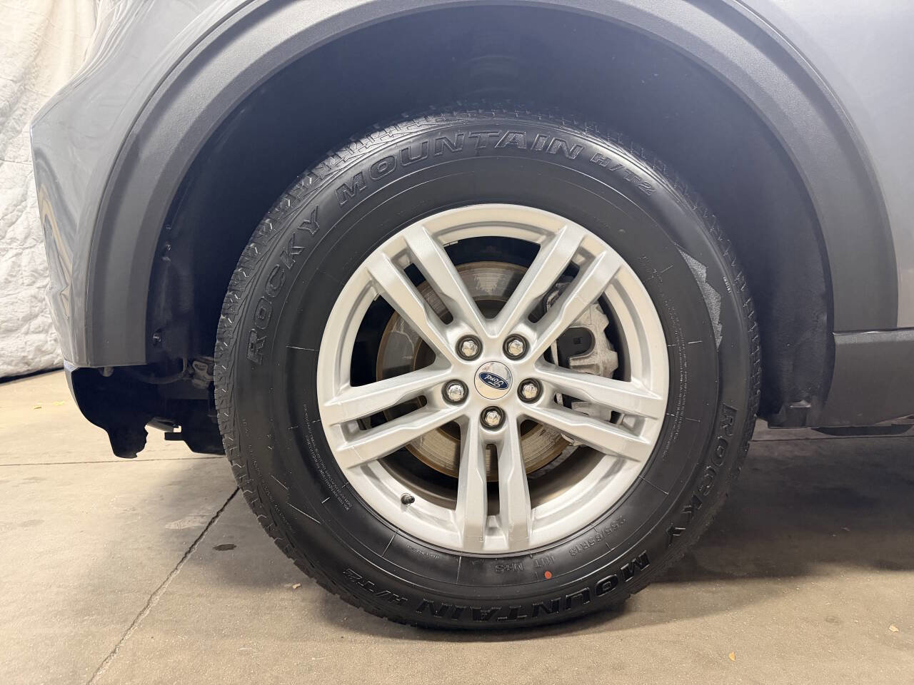 Used 2021 Ford Explorer XLT w/ Equipment Group 202A image 9