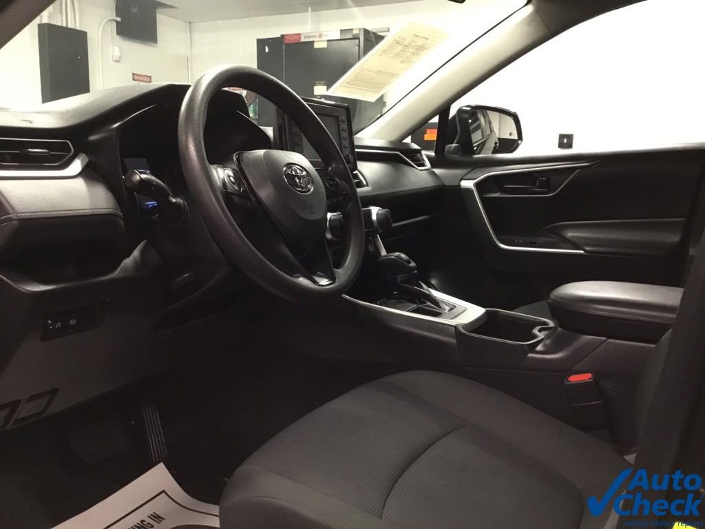 Used 2022 Toyota RAV4 LE AWD/4WD image 23