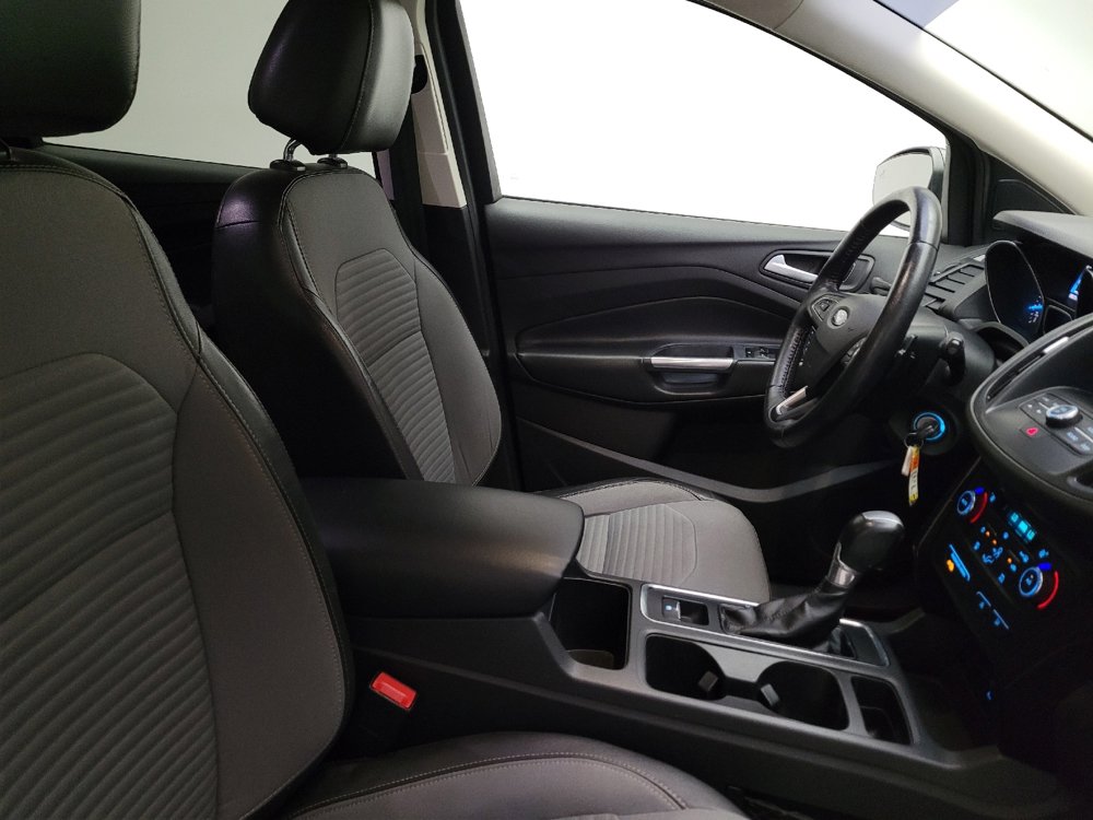 Used 2017 Ford Escape SE w/ Equipment Group 201A FWD image 21