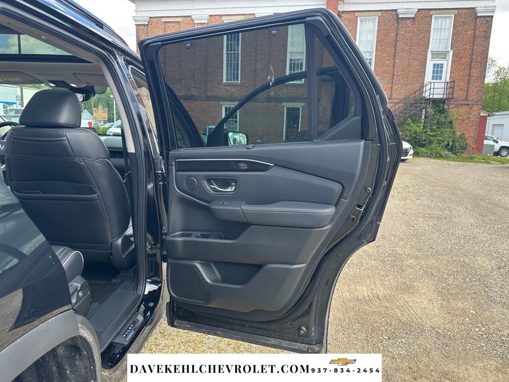 Used 2025 Honda Pilot Elite image 32