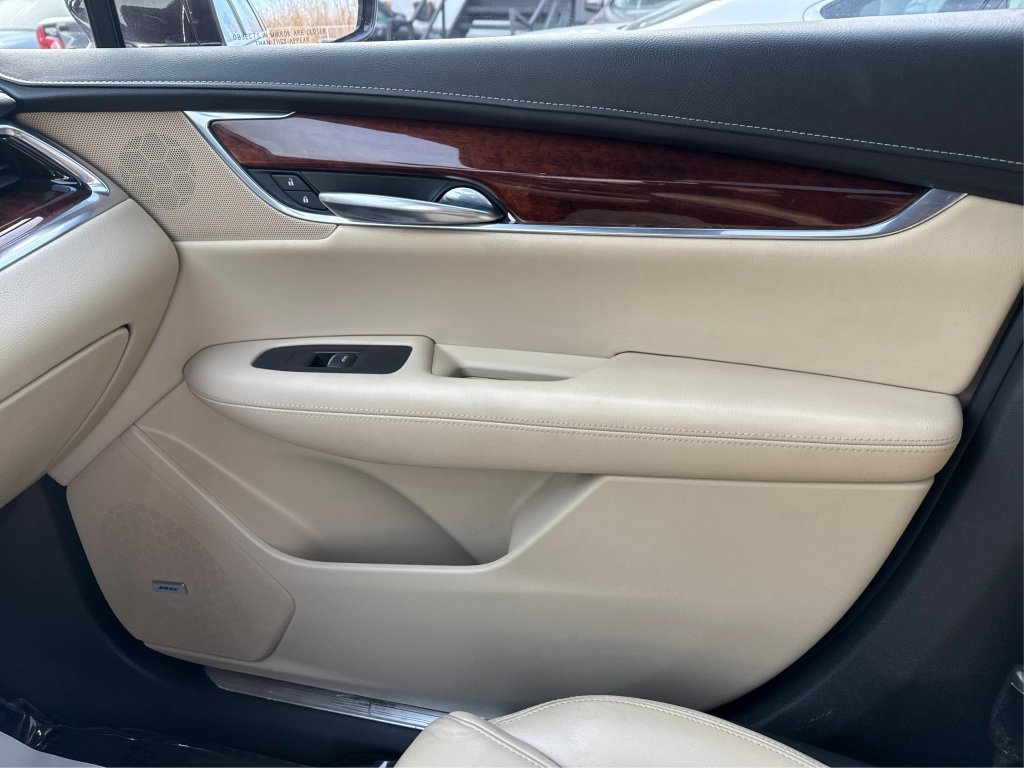Used 2018 Cadillac XT5 Luxury w/ Driver Awareness Package image 33