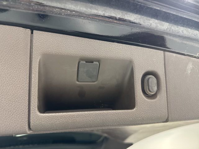Used 2017 GMC Yukon Denali AWD/4WD image 11