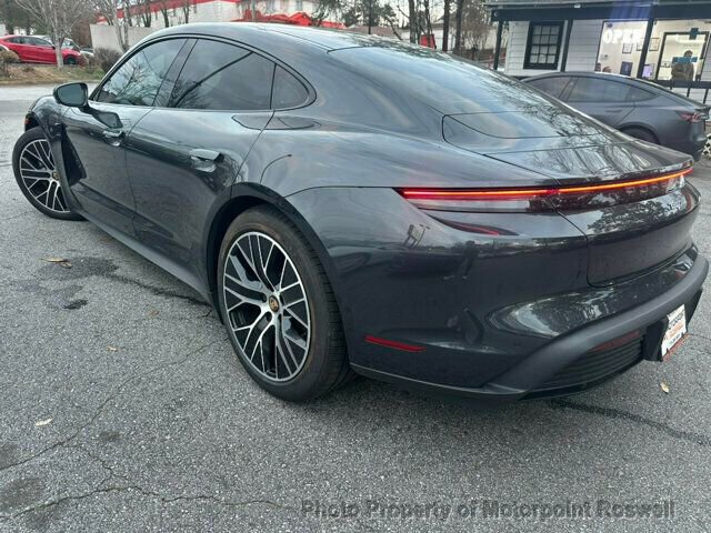 Used 2023 Porsche Taycan image 8
