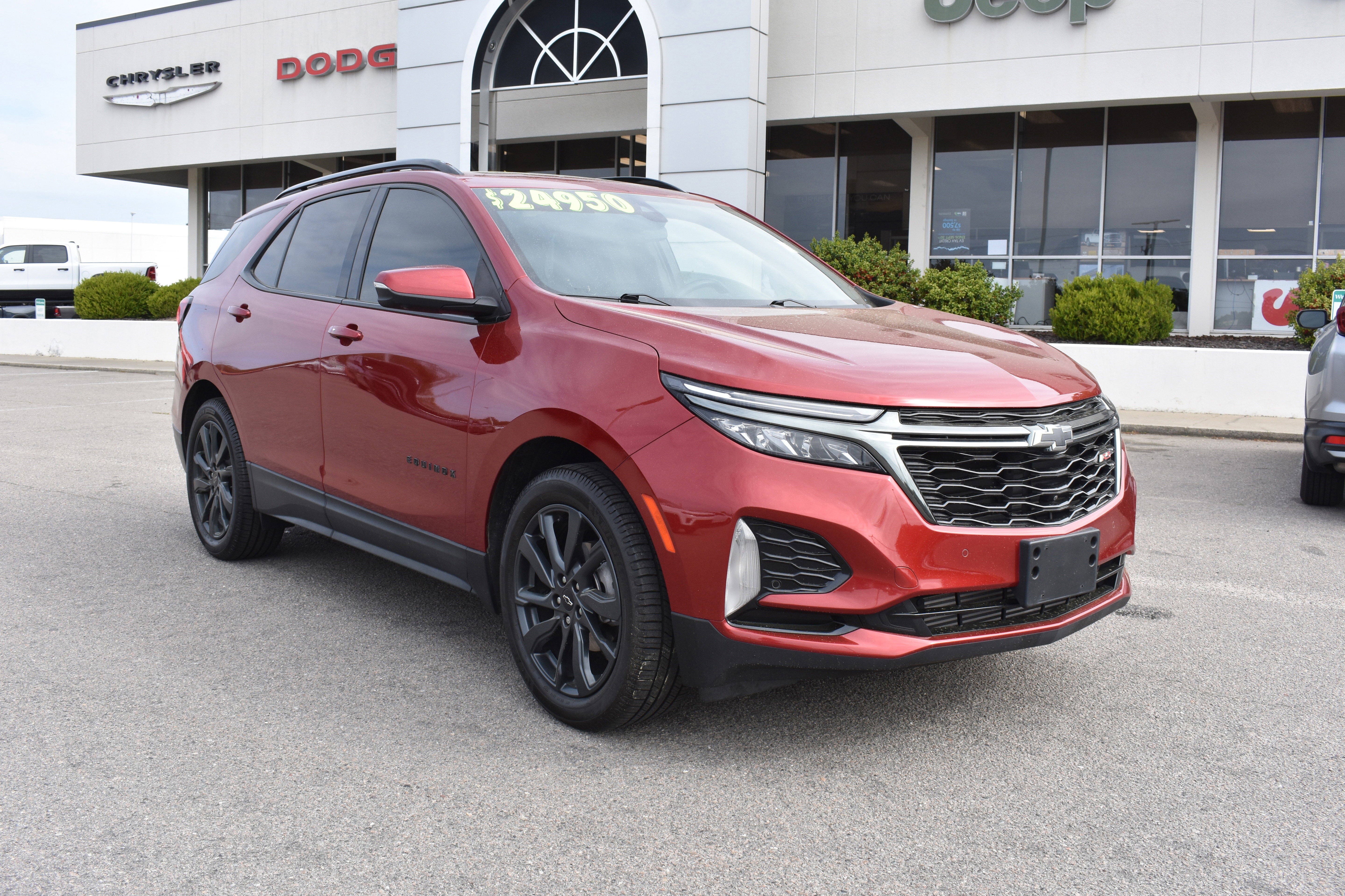 Used 2022 Chevrolet Equinox RS w/ RS Leather Package image 3