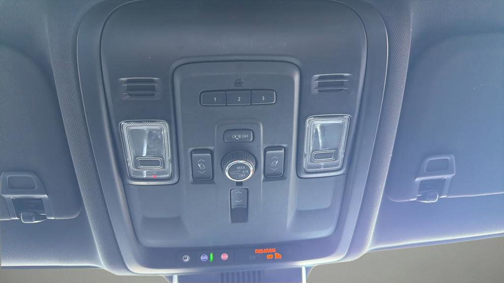 Used 2024 Chevrolet Tahoe Premier AWD/4WD image 27