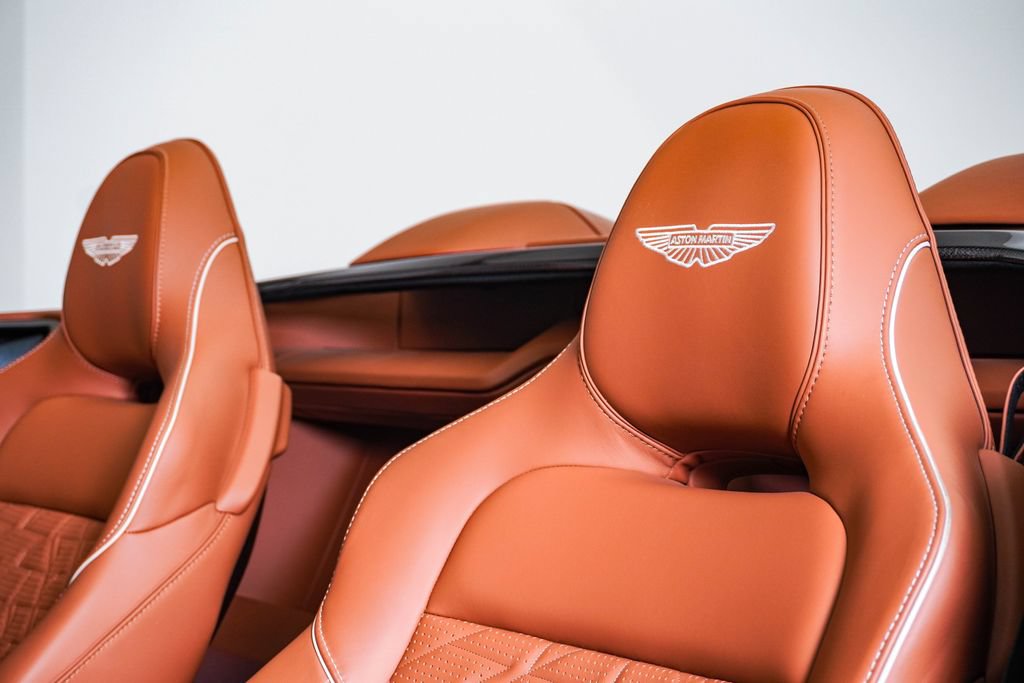 Used 2026 Aston Martin Vanquish Convertible RWD image 25
