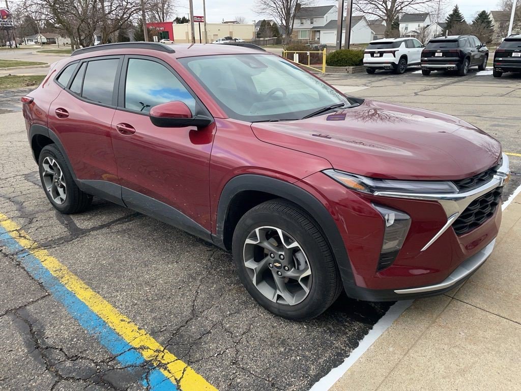 Certified 2024 Chevrolet Trax LT w/ Driver Confidence Package image 10