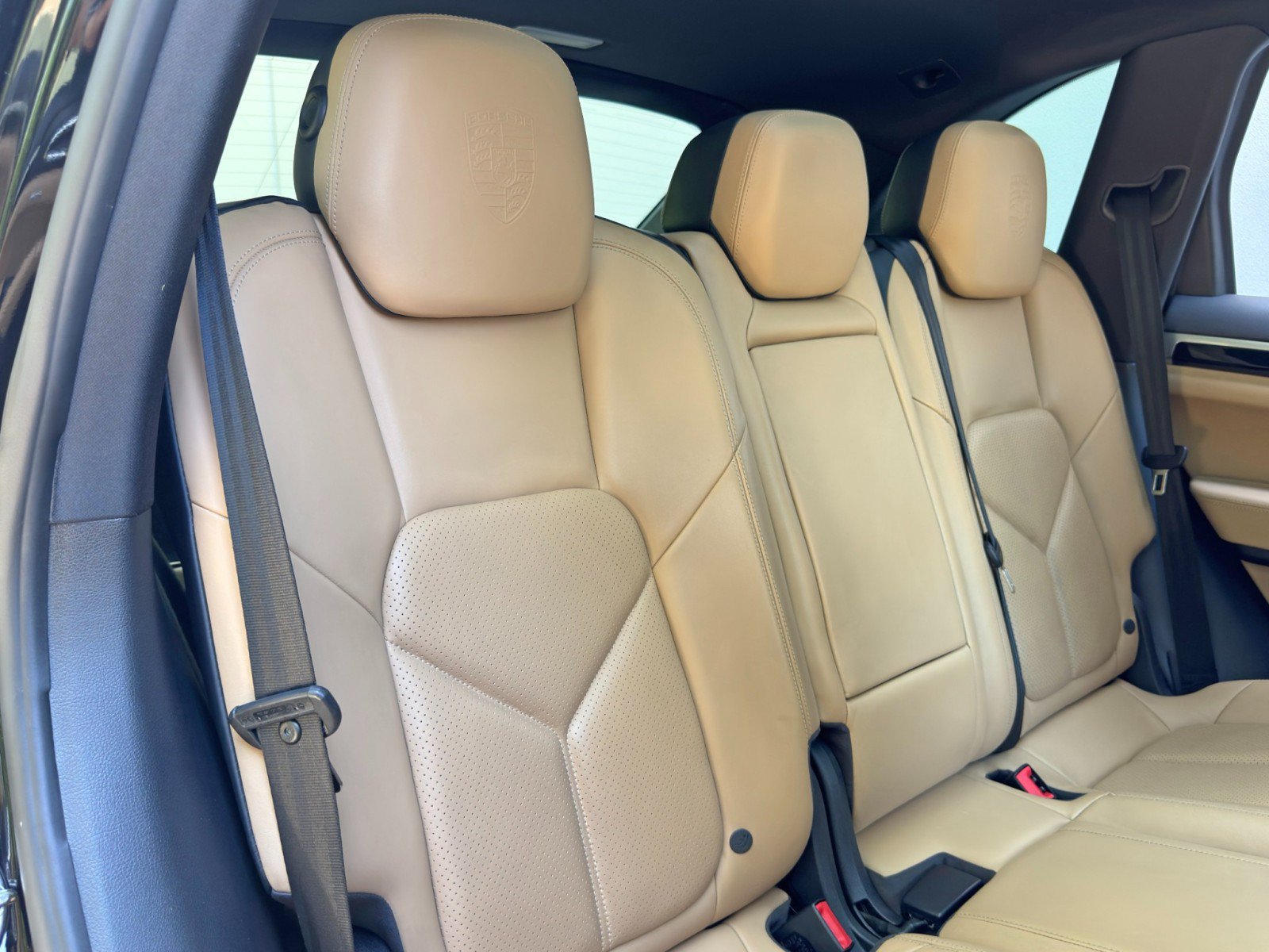 Used 2014 Porsche Cayenne Platinum Edition AWD/4WD image 34